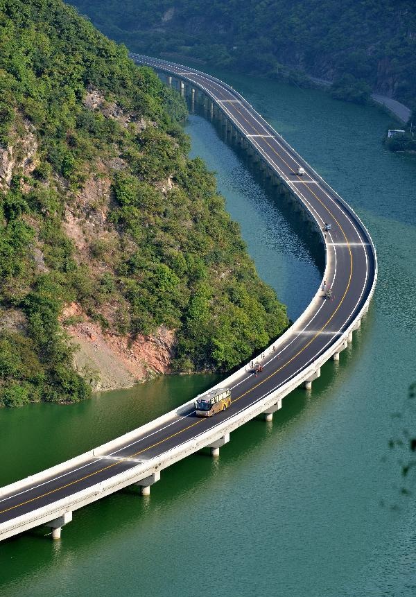 8.ทางหลวง Xingshan Water , ประเทศจีน