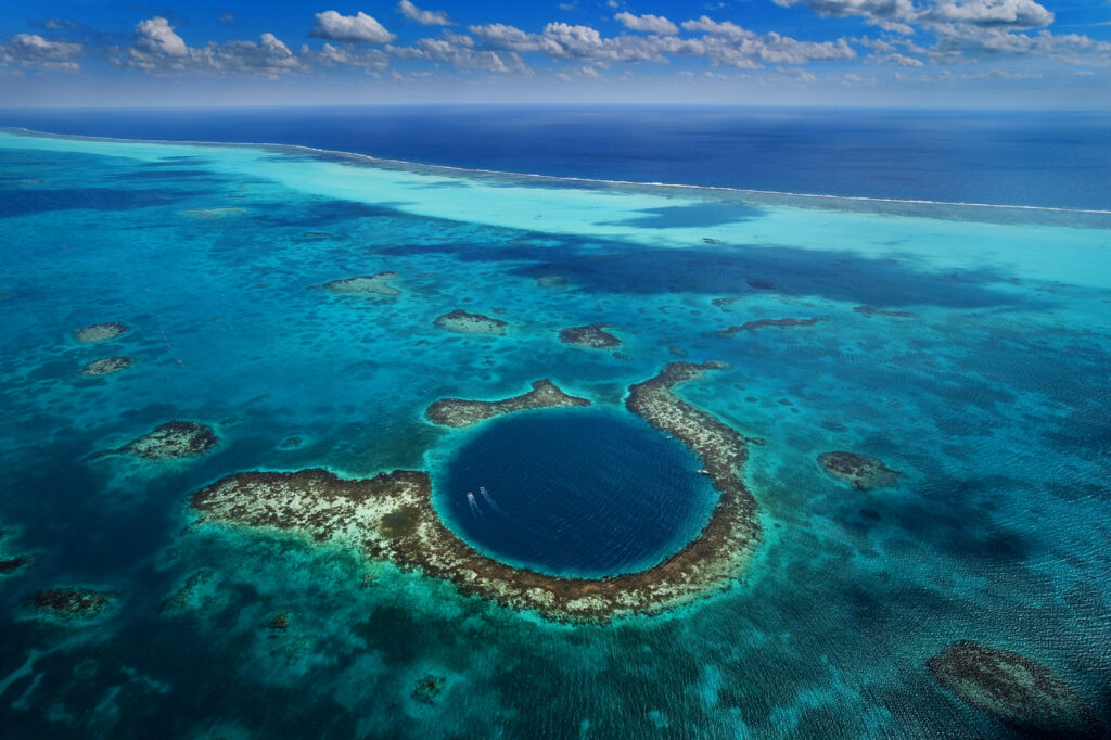 Great Blue Hole , แนวปะการังเบลีซ