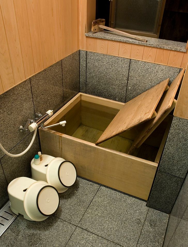 7. ห้องอาบน้ำโอฟุโระของญี่ปุ่น